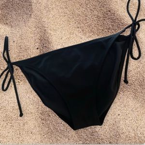 Black String bikini bottoms